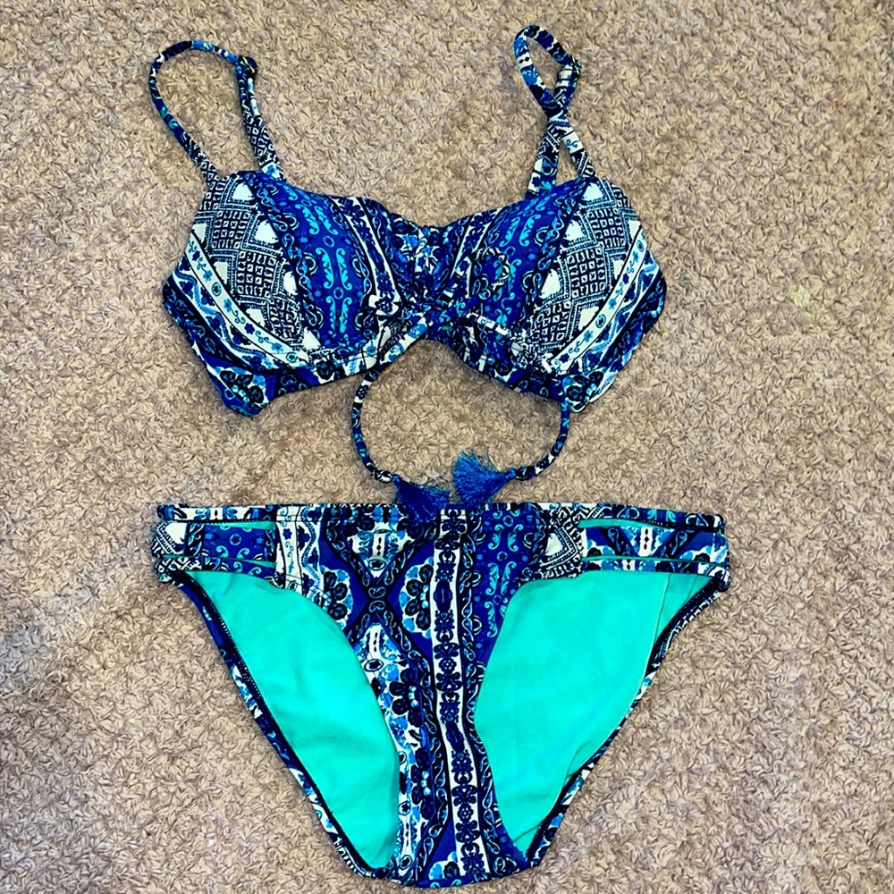 Bikini! - XS - super flattering - worn once!Many shades of blues & white!